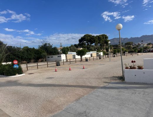 Imagen panorámica del camper San Antonio, sin vehículos.
