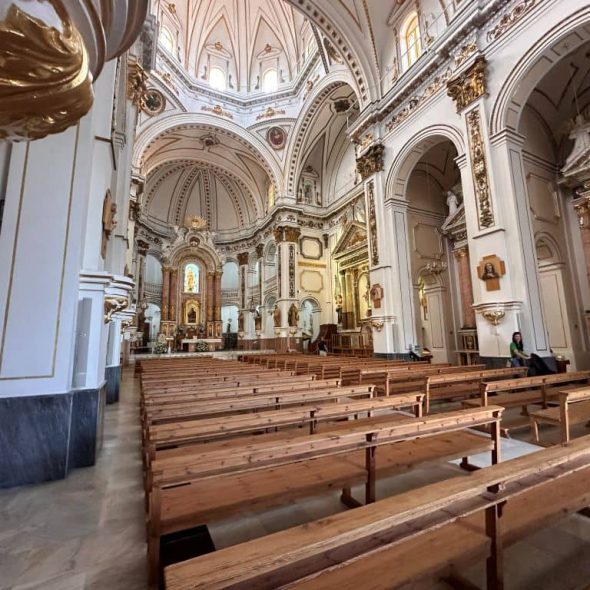 Imagen del interior de una iglesia.