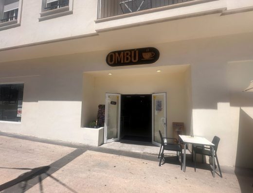 Imagen de la entrada a la cafetería